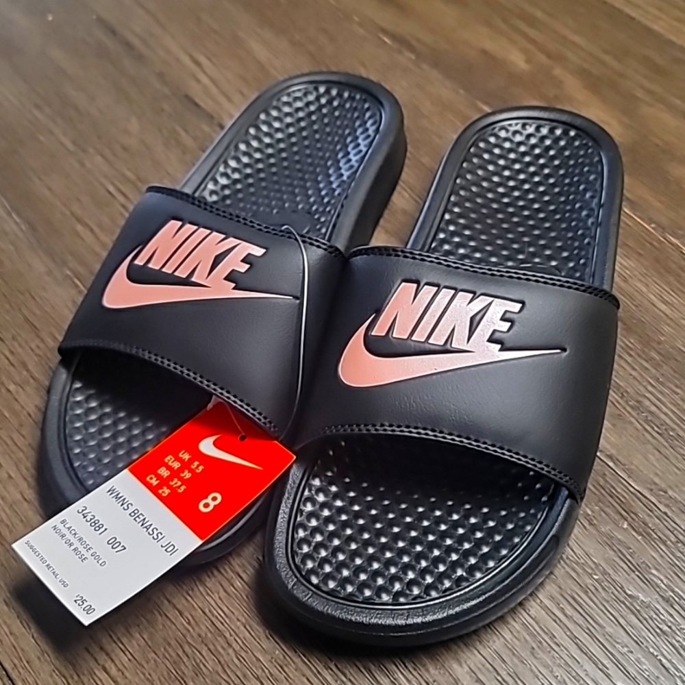 🎉New🎉 Womens Nike Slides - Sandals